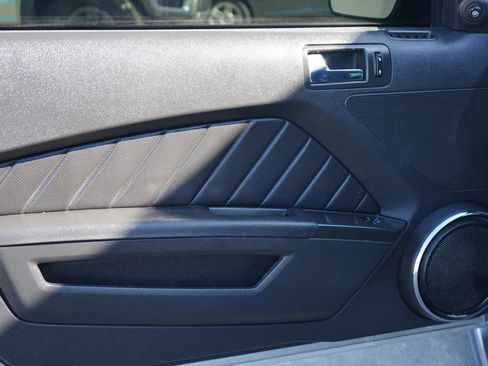 Used 2013 Ford Mustang GT Premium image 19