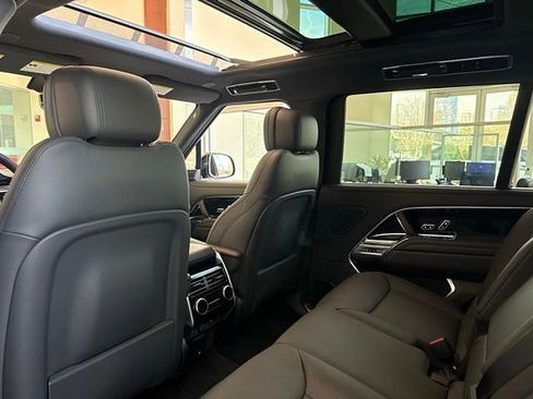 New 2025 Land Rover Range Rover Long Wheelbase SE AWD/4WD image 21