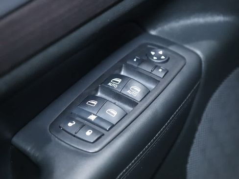 Used 2014 Jeep Grand Cherokee Altitude AWD/4WD image 15
