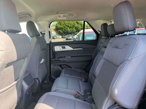 Used 2026 Ford Explorer Active AWD/4WD image 16