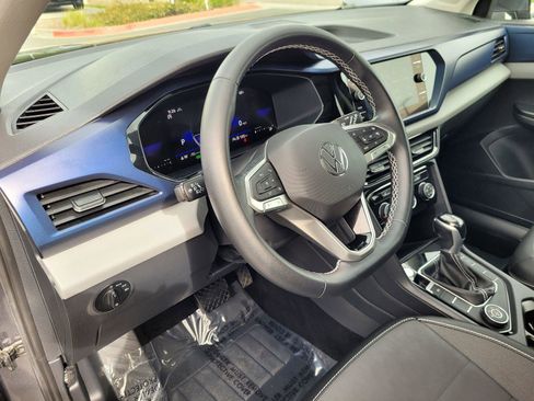 Certified 2023 Volkswagen Taos SE w/ Panoramic Sunroof Package AWD/4WD image 12