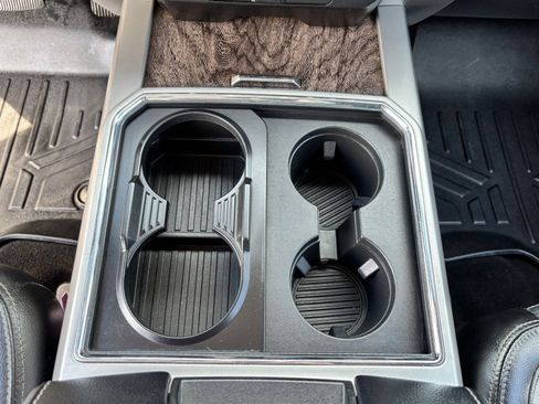 Used 2019 Ford F250 Lariat image 27