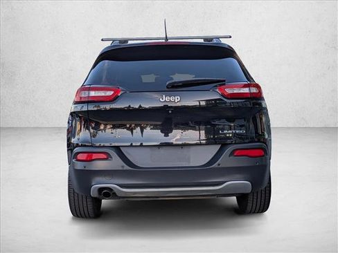 Used 2018 Jeep Cherokee Limited image 7