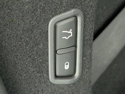 Used 2018 Maserati Levante AWD/4WD image 30