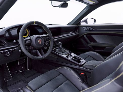 Used 2025 Porsche 911 GT3 RS RWD image 2