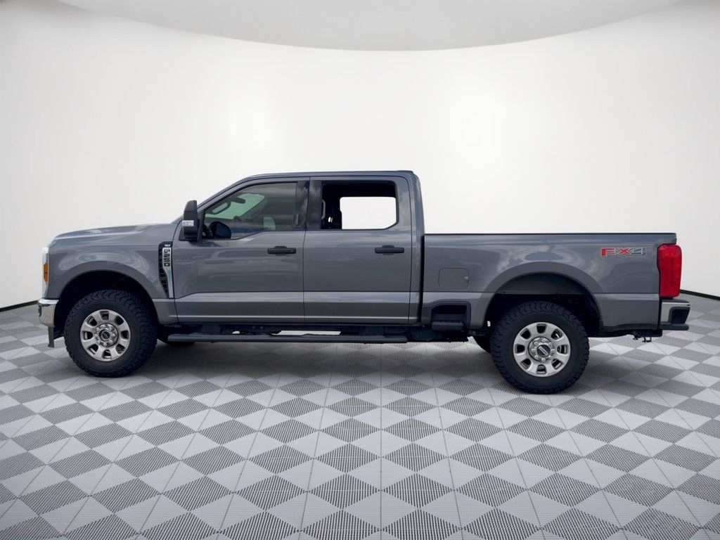 Used 2024 Ford F250 XLT w/ FX4 Off-Road Package AWD/4WD image 2