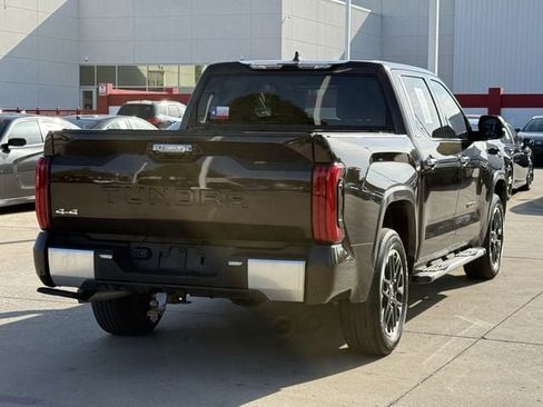 Used 2023 Toyota Tundra Limited w/ Power Package AWD/4WD image 4