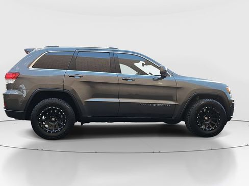 Used 2021 Jeep Grand Cherokee Laredo RWD image 4
