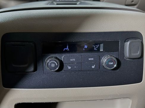 Used 2019 Chevrolet Tahoe LT w/ LT Signature Package image 25