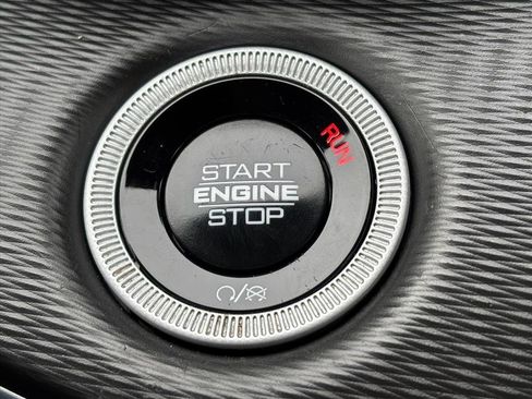 Used 2024 Jeep Grand Cherokee L Laredo image 16