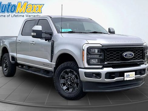Used 2023 Ford F250 Lariat w/ Sport Appearance Package AWD/4WD image 3