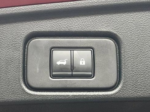 Certified 2025 Nissan Pathfinder SL image 26