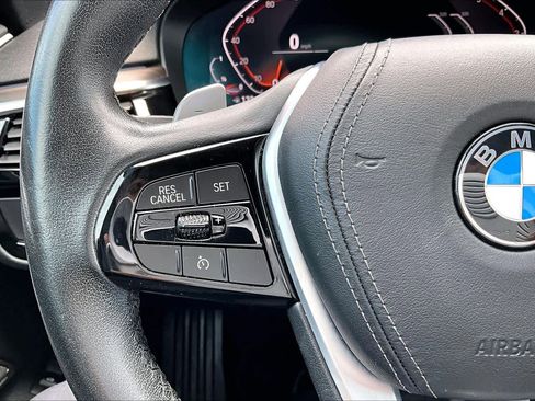 Used 2020 BMW 530i w/ Premium Package RWD image 24