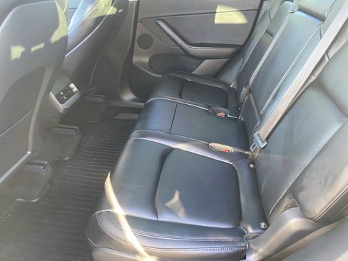 Used 2021 Tesla Model Y Long Range image 15