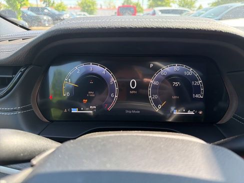 New 2026 Jeep Grand Cherokee Limited w/ Luxury Tech Group II AWD/4WD image 6