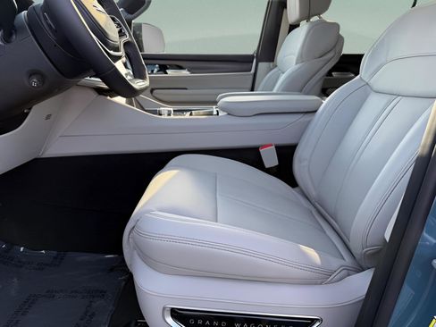 New 2026 Jeep Grand Wagoneer Summit AWD/4WD image 19