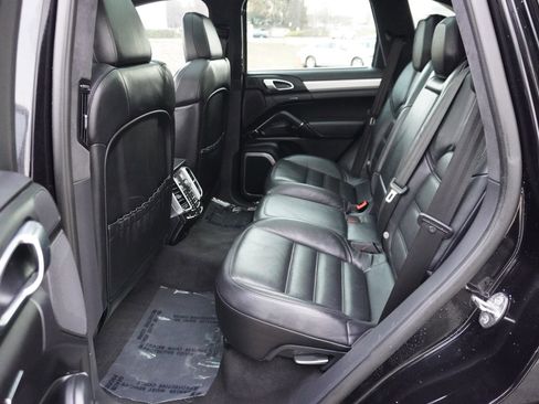 Used 2016 Porsche Cayenne image 13