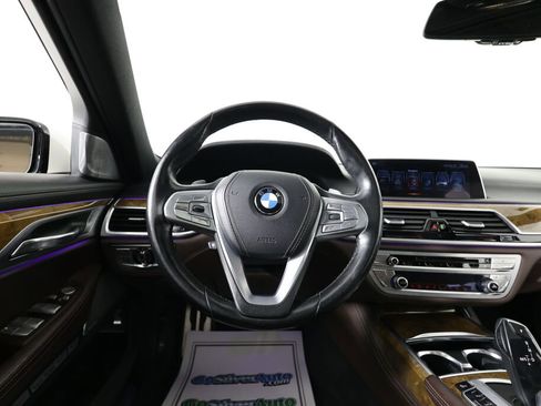 Used 2016 BMW 740i image 30