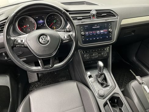 Used 2018 Volkswagen Tiguan SE w/ Panoramic Sunroof Package AWD/4WD image 13
