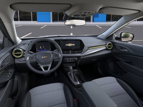 New 2026 Chevrolet Trax LT w/ Sunroof Package image 15