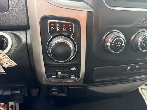 Used 2020 RAM 1500 Classic SLT AWD/4WD image 25
