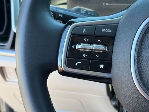 Used 2025 Kia Sorento S w/ Panoramic Sunroof Package FWD image 15