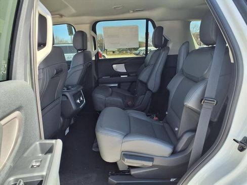 New 2026 Ford Expedition Active image 19