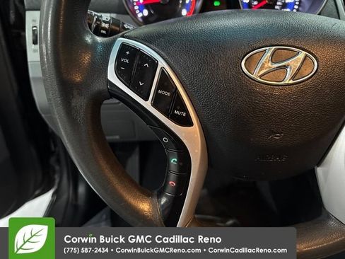 Used 2014 Hyundai Elantra SE FWD image 24