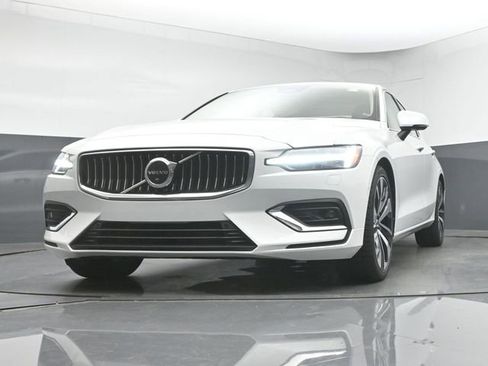 Used 2023 Volvo S60 B5 Ultimate w/ Climate Package image 37