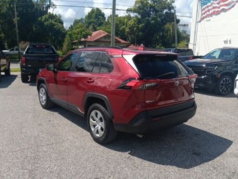 Used 2020 Toyota RAV4 LE image 10