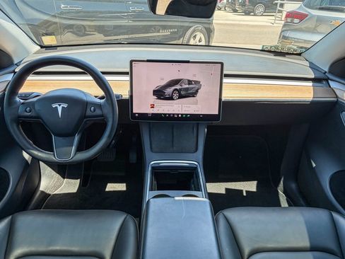 Used 2023 Tesla Model Y 2WD image 14