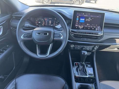 Certified 2022 Jeep Compass Altitude image 8
