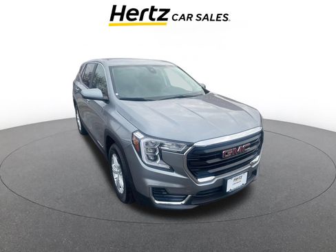 Used 2024 GMC Terrain SLE image 1