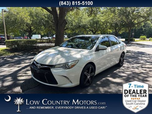 Used 2016 Toyota Camry SE FWD image 1