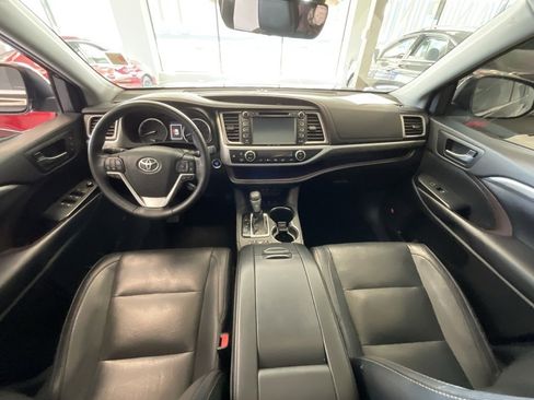 Used 2019 Toyota Highlander Limited Platinum image 8