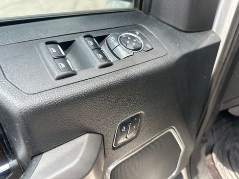 Used 2016 Ford F150 Platinum w/ Equipment Group 701A Luxury AWD/4WD image 37