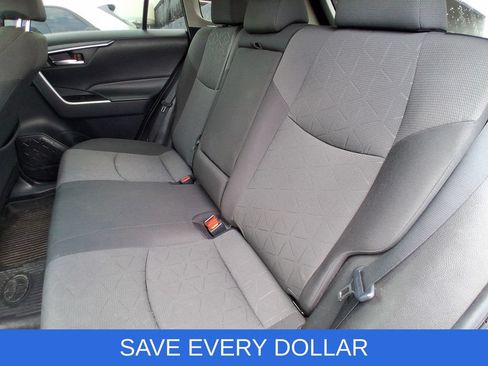 Used 2021 Toyota RAV4 XLE w/ Convenience Package AWD/4WD image 16