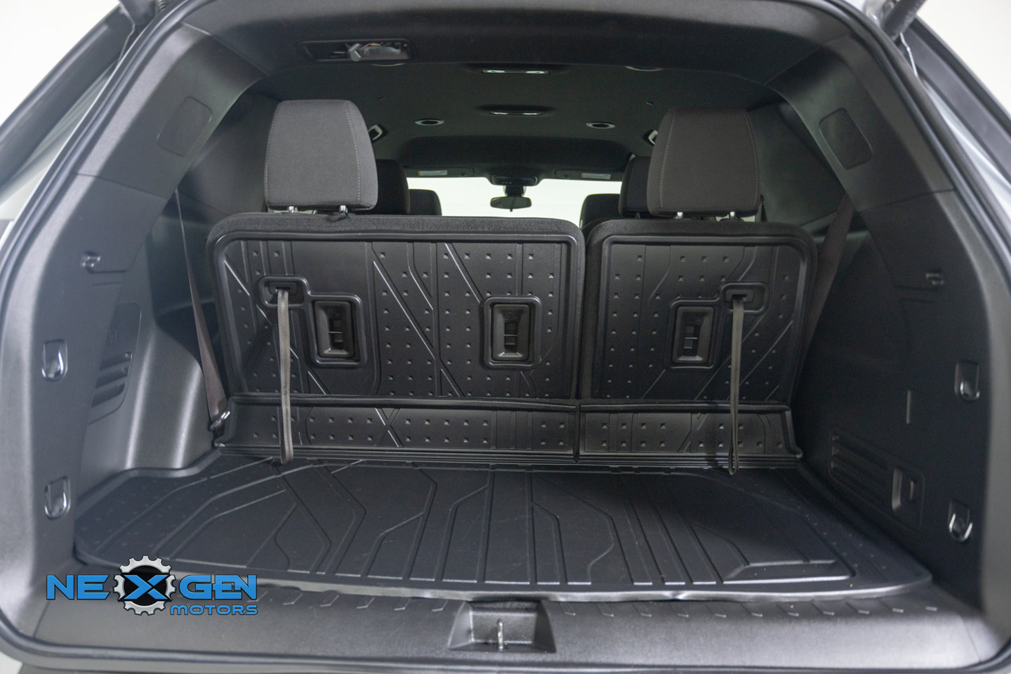 Used 2023 Chevrolet Traverse LT w/ LPO, Floor Liner Package AWD/4WD image 36