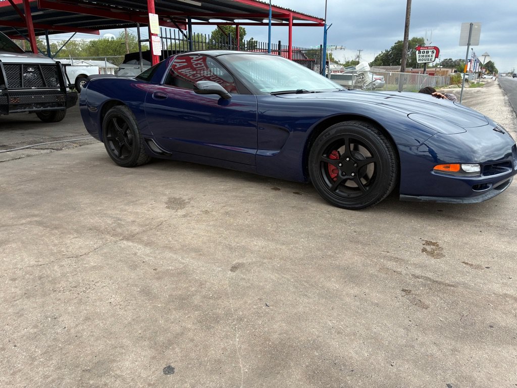 Used 2004 Chevrolet Corvette Coupe w/ Preferred Equipment Group RWD image 36