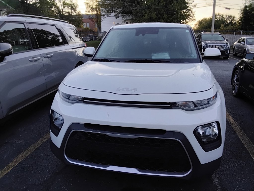 Used 2022 Kia Soul LX w/ Technology Package FWD image 6