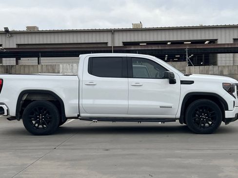Used 2023 GMC Sierra 1500 Elevation image 9