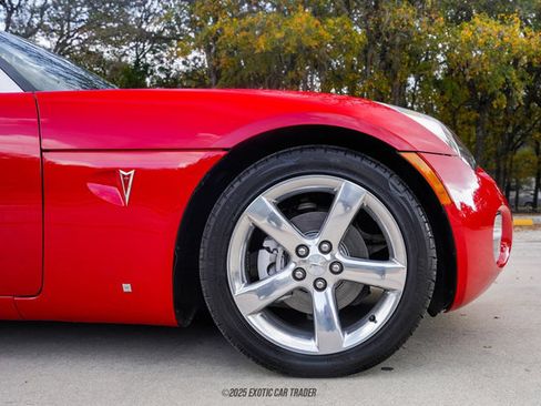 Used 2006 Pontiac Solstice Convertible w/ Premium Package image 11