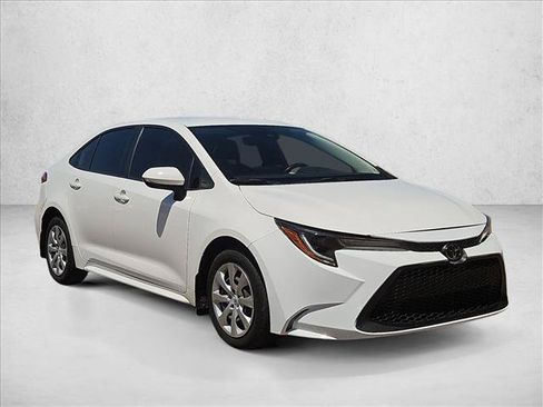 Used 2022 Toyota Corolla LE FWD image 3