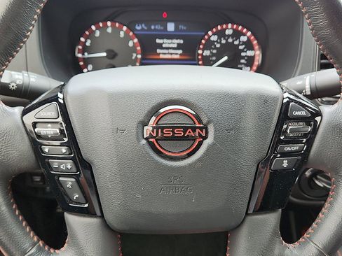 Used 2022 Nissan Frontier PRO-4X AWD/4WD image 11
