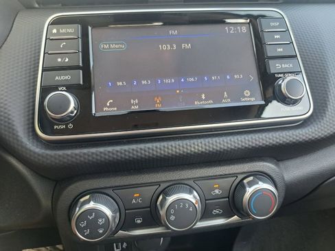 Used 2024 Nissan Kicks S image 11