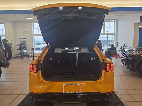 Used 2022 Ford Mustang Mach-E Premium image 31