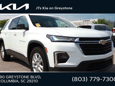 Used 2022 Chevrolet Traverse LS FWD image 1