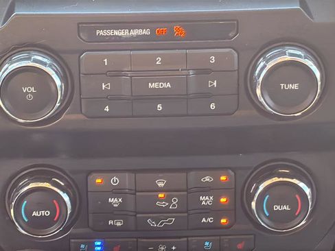 Used 2019 Ford F150 Lariat AWD/4WD image 30