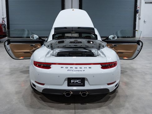 Used 2019 Porsche 911 Carrera 4 AWD/4WD image 38