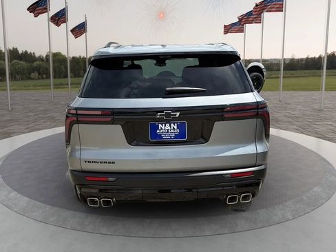 Used 2026 Chevrolet Traverse LT w/ Midnight/Sport Edition FWD image 8